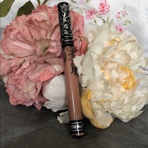 Kay Von D Everlasting Liquid Lipsitck -Bow N Arrow